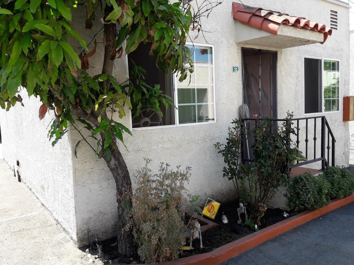World Motel Lynwood Exterior photo